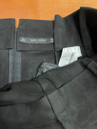Falda negra con cinturón Zara nueva