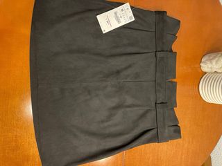 Falda negra con cinturón Zara nueva