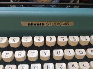 Maquina de escribir vintage Olivetti