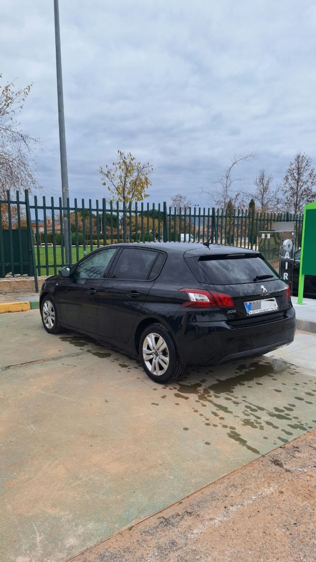 Peugeot 308 2016
