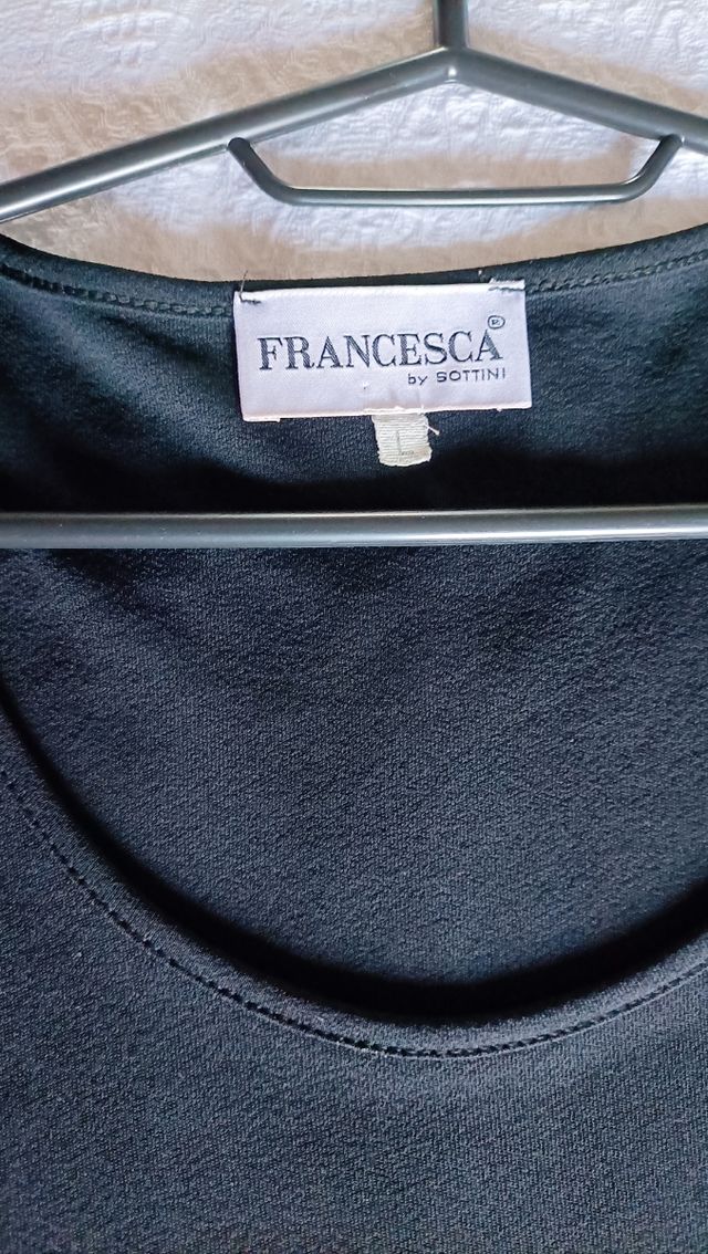 Maglia nera tg.48/50 con ricami