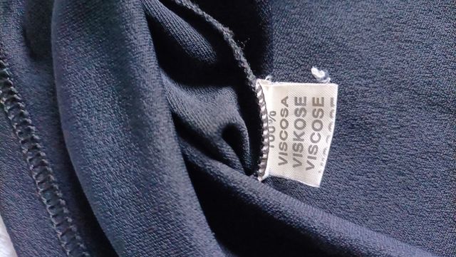 Maglia nera tg.48/50 con ricami