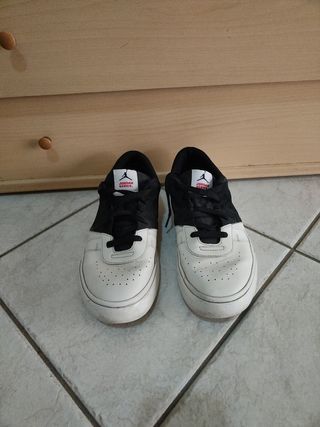 Scarpe Jordan series es