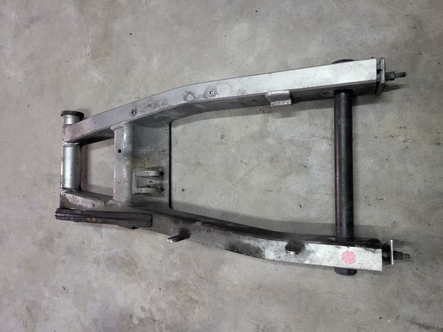 Basculante y eje Fz6 S1