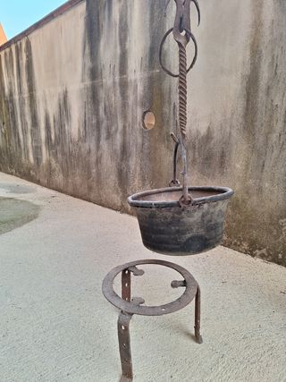 Pentola in rame gancio treppiedi ferro 