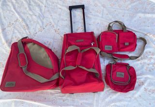 Juego de maletas rojo