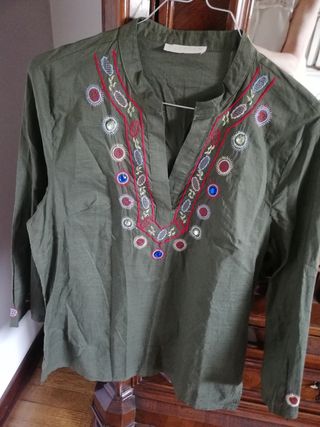 Casacca verde ricamata