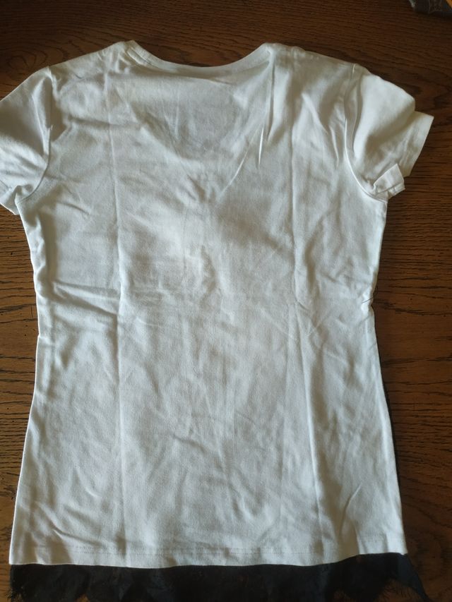 T-SHIRT BIANCA CON PIZZO