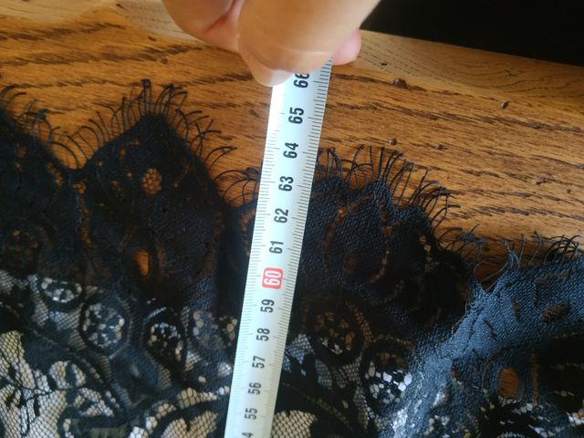 T-SHIRT BIANCA CON PIZZO