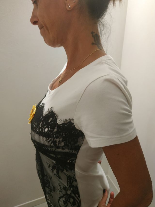 T-SHIRT BIANCA CON PIZZO