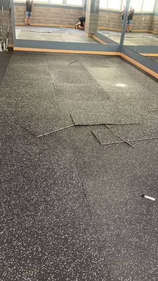 Montaje e instalacion de suelos de gimnasio
