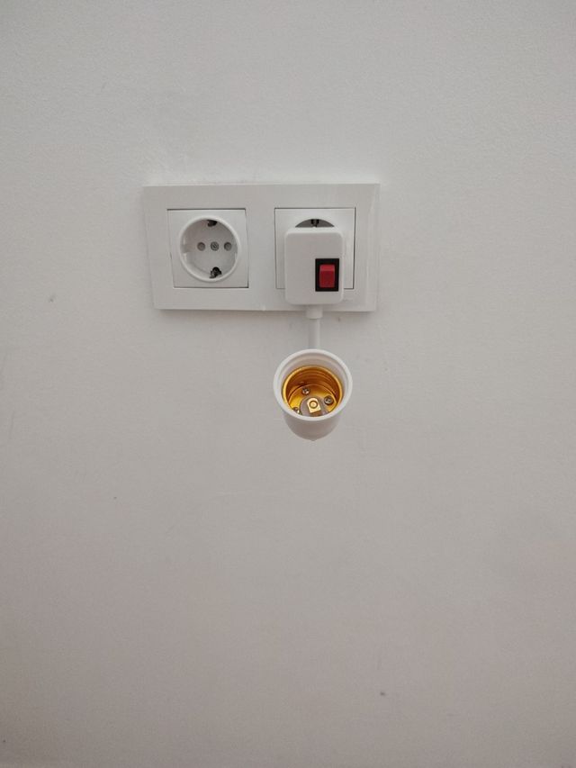 Portalámparas E27 con interruptor