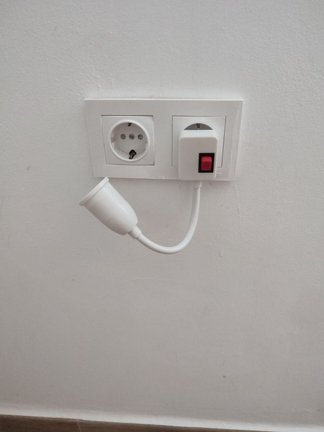 Portalámparas E27 con interruptor