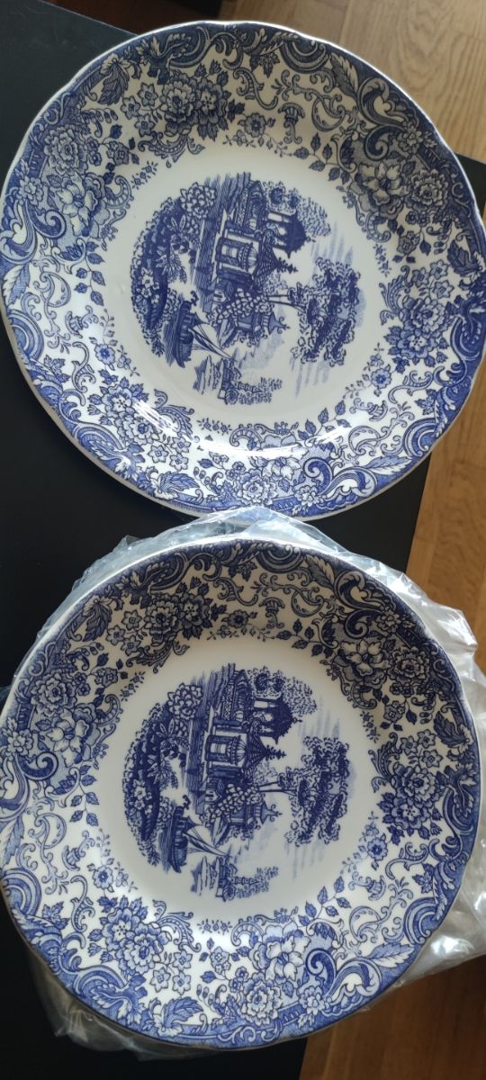 Vajilla Ironstone año 90 azul