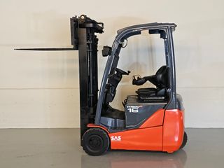 CARRETILLA ELEVADORA ELECTRICA BATERIA SEMINUEVA