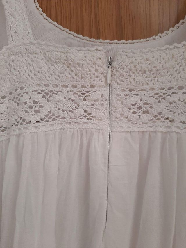Vestido largo blanco de Bershka cuerpo crochet