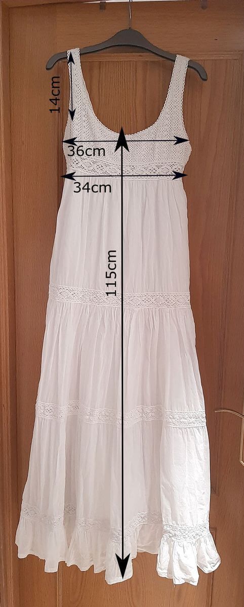 Vestido largo blanco de Bershka cuerpo crochet