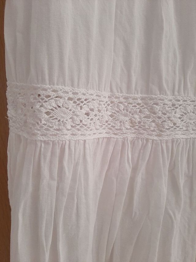 Vestido largo blanco de Bershka cuerpo crochet
