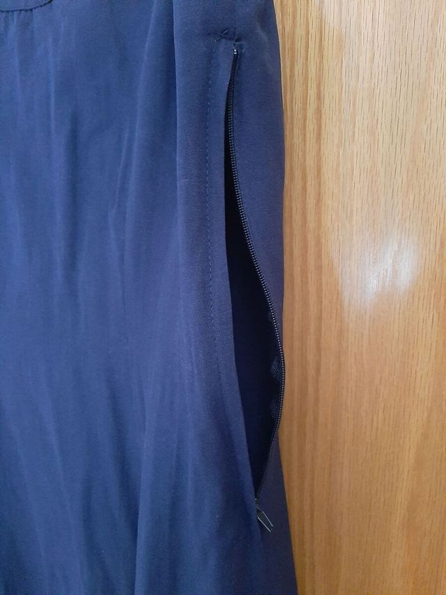 Vestido midi azul marino de tirantes