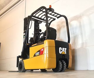 CARRETILLA ELEVADORA ELECTRICA