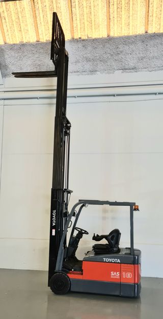 CARRETILLA ELEVADORA ELECTRICA TORO TORITO