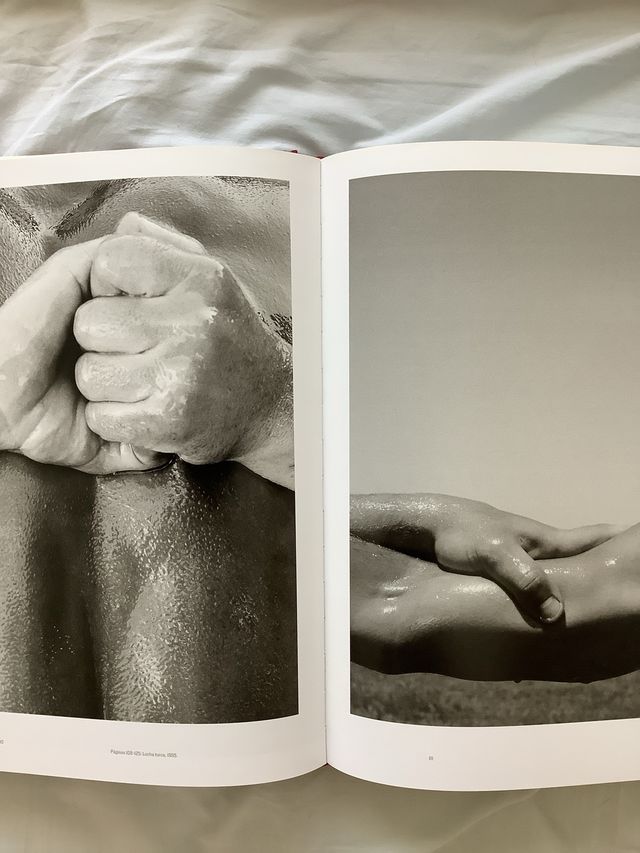 URGE VENDER  Isabel Muñoz Fotolibro OFERTA 2x1