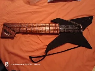 GUITARRA ELÉCTRICA. Manualidad