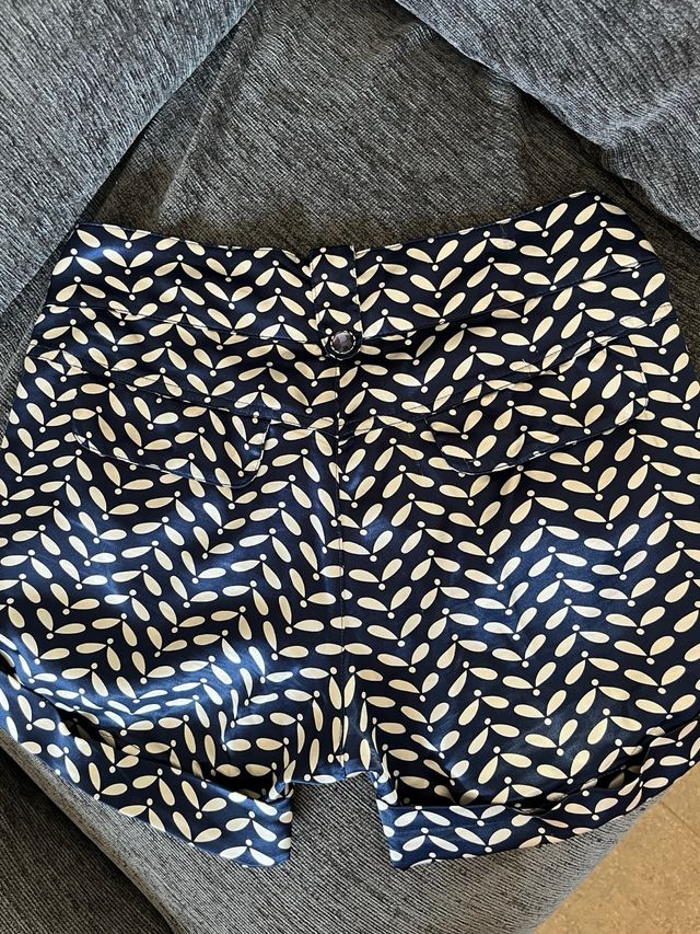 Pantalón estampado con brillantes