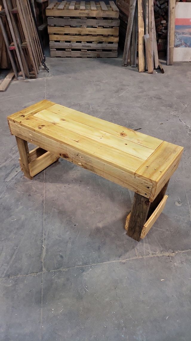 Banco in legno stile rustico