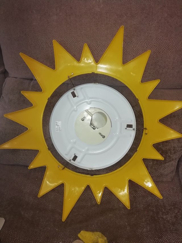 Lámpara con forma de sol