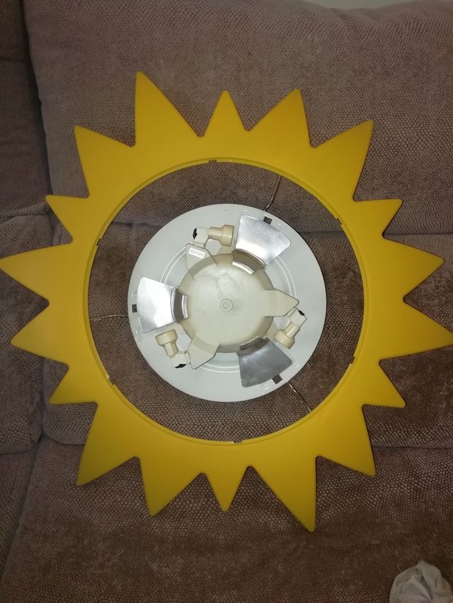 Lámpara con forma de sol