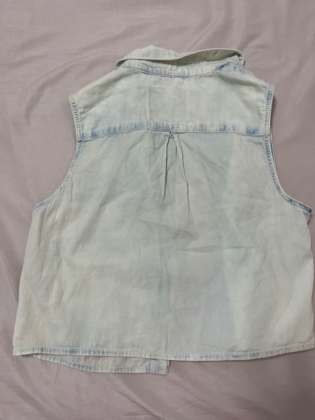 CHALECO IMITACIÓN VAQUERO DESTEÑIDO