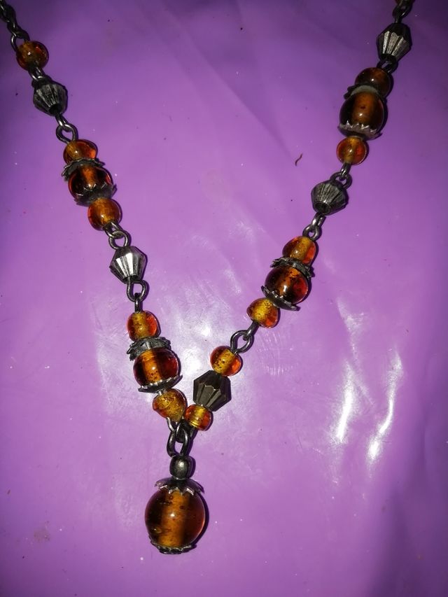 Collares y conjunto de pendientes y collar