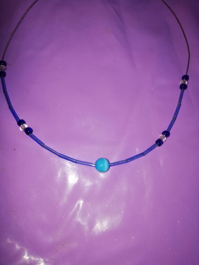 Collares y conjunto de pendientes y collar