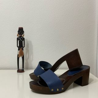 Zueco o Mules azules piel