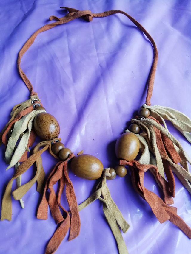 Collares, pendientes y pulseras