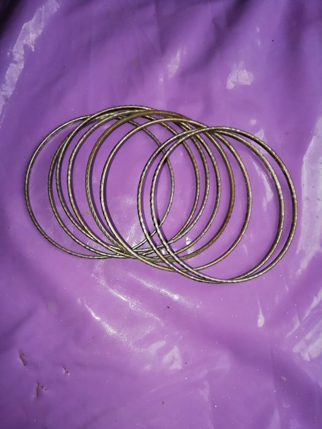 Collares, pendientes y pulseras