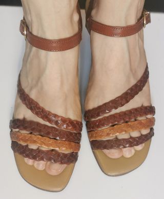Sandalias con tacón, de piel