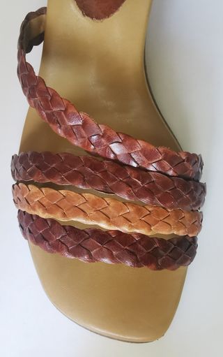 Sandalias con tacón, de piel