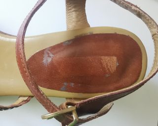 Sandalias con tacón, de piel