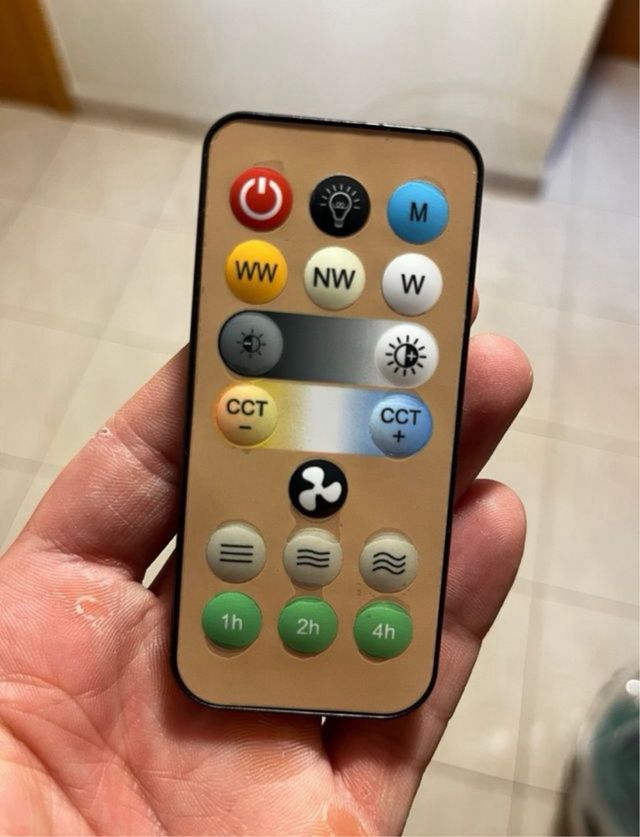 Ventilatore da soffitto con luce senza installazione