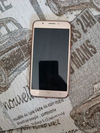 Samsung Galaxy J7