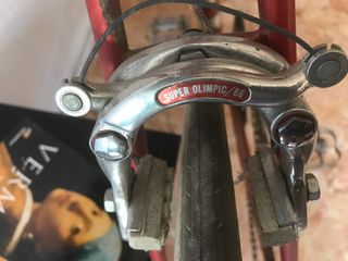 bicicleta de carreras emporiun esta completa