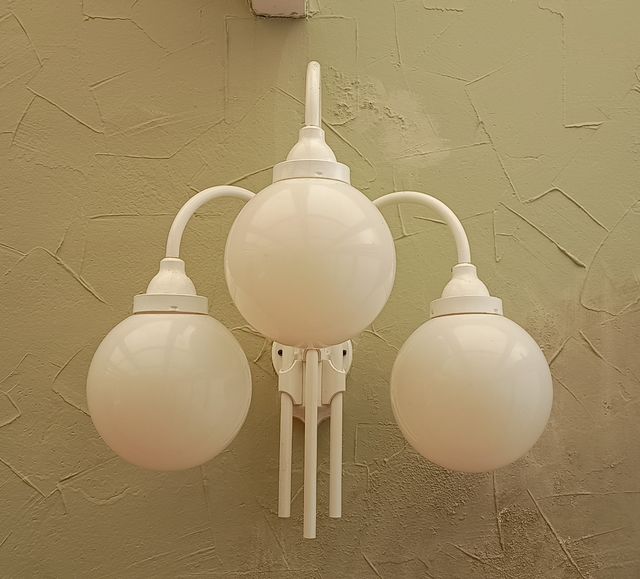 Lampara hierro forjado triple globo vidrio-2unid