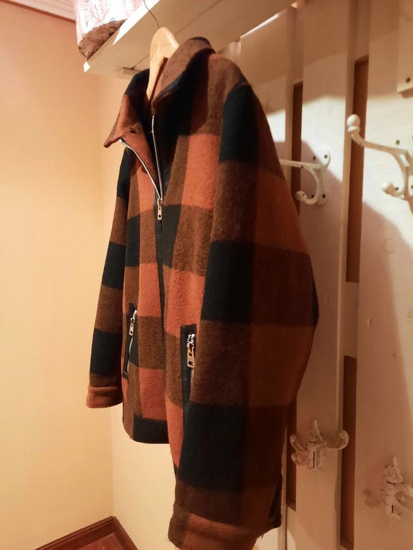 Chaqueta abrigo C&A talla 48 XXXL cuadros peluche