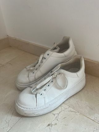 Zapatos blancos