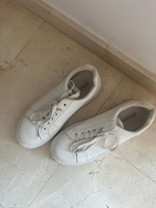 Zapatos blancos