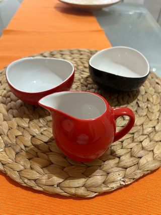 1 Bricco da latte e 2 tazze Avon