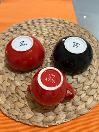 1 Bricco da latte e 2 tazze Avon