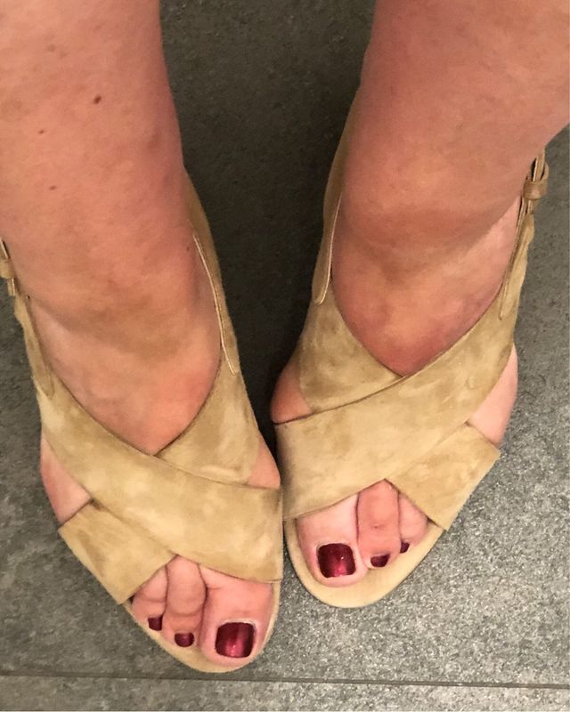 Sandalias piel color topo talla 40